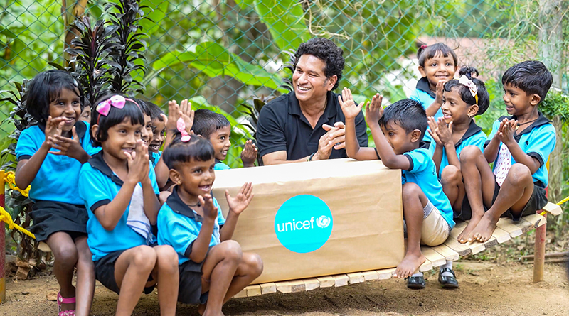 யுனிசெப்பின் தெற்காசியாவுக்கான பிராந்தியத் தூதுவர் சச்சின் டென்டுல்கர் இலங்கை பிள்ளைகளுடன் அணிசேர்ந்துள்ளார் யுனிசெப்பின் தெற்காசியாவுக்கான பிராந்தியத் தூதுவர் சச்சின் டென்டுல்கர் இலங்கை பிள்ளைகளுடன் அணிசேர்ந்துள்ளார்